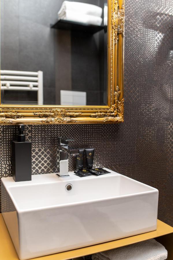Plebiscito Boutique Rooms نابولي المظهر الخارجي الصورة